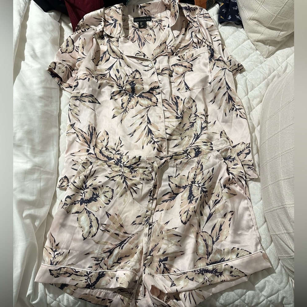 Never been worn pink tropical satin PJ set